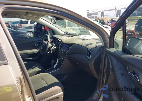 2021 Chevrolet Trax Fwd Ls z USA, uszkodzony, nr VIN KL7CJKSB7MB307970